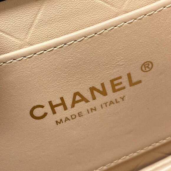 Auth CHANEL Mini Matelasse AS2484 Black Lambskin Shoulder Bag gold hardware - Picture 2 of 14